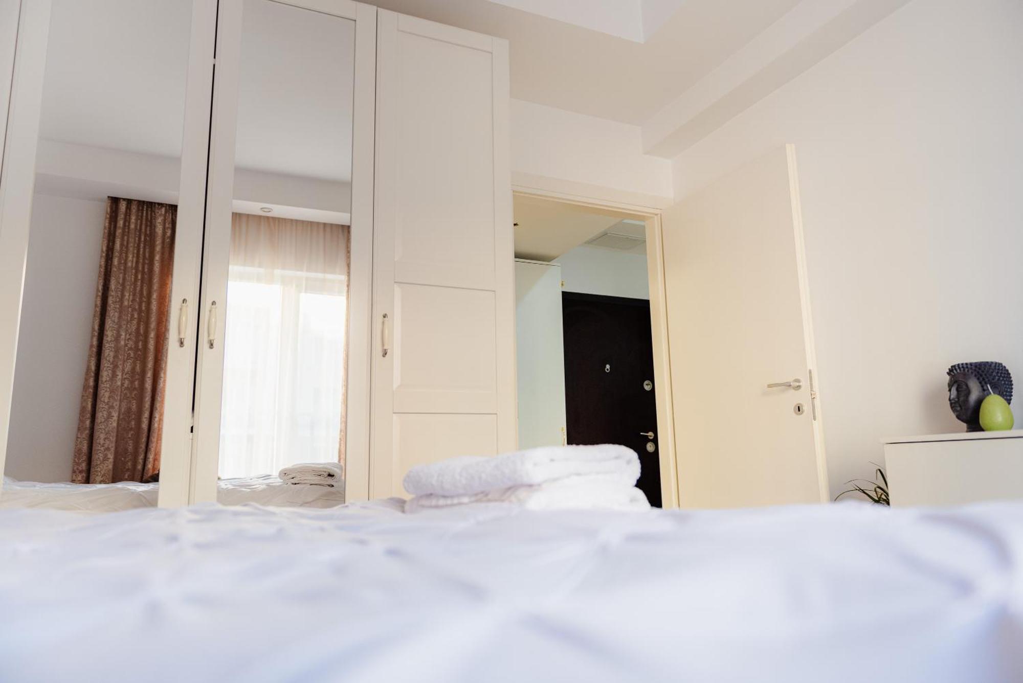 Emerald Apartment